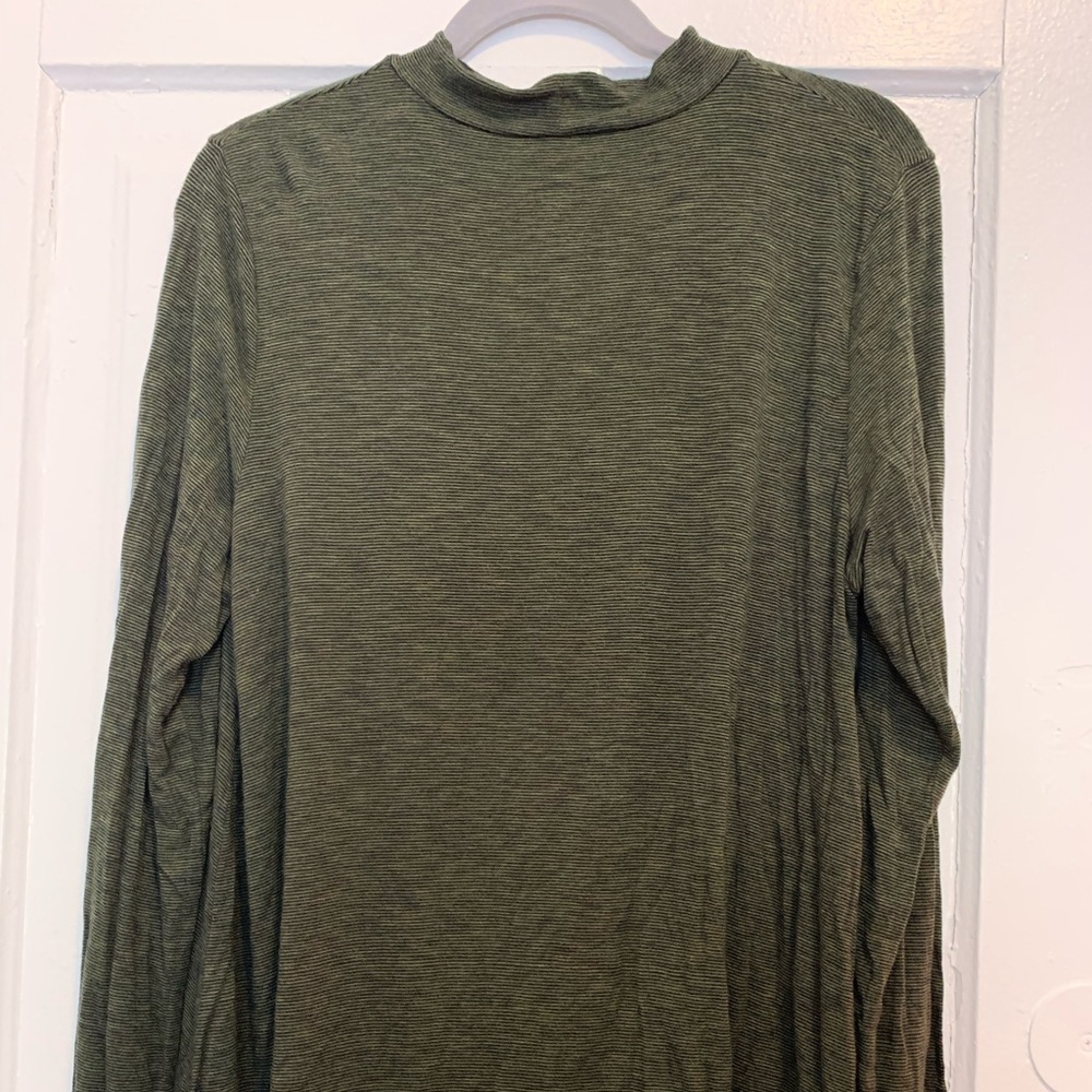 Striped Keyhole Top - Picture 4 of 5